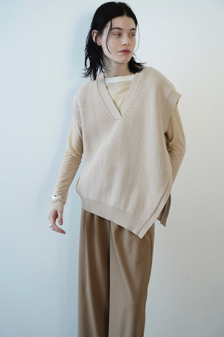 W FACE ASYMMETRY KNIT VEST