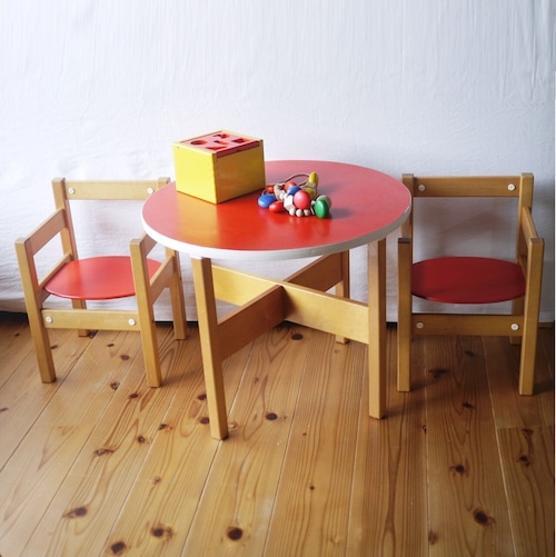 JUSSILA ユシラ ディスプレイ用キッズテーブル＆チェア 木製玩具2P フィンランド