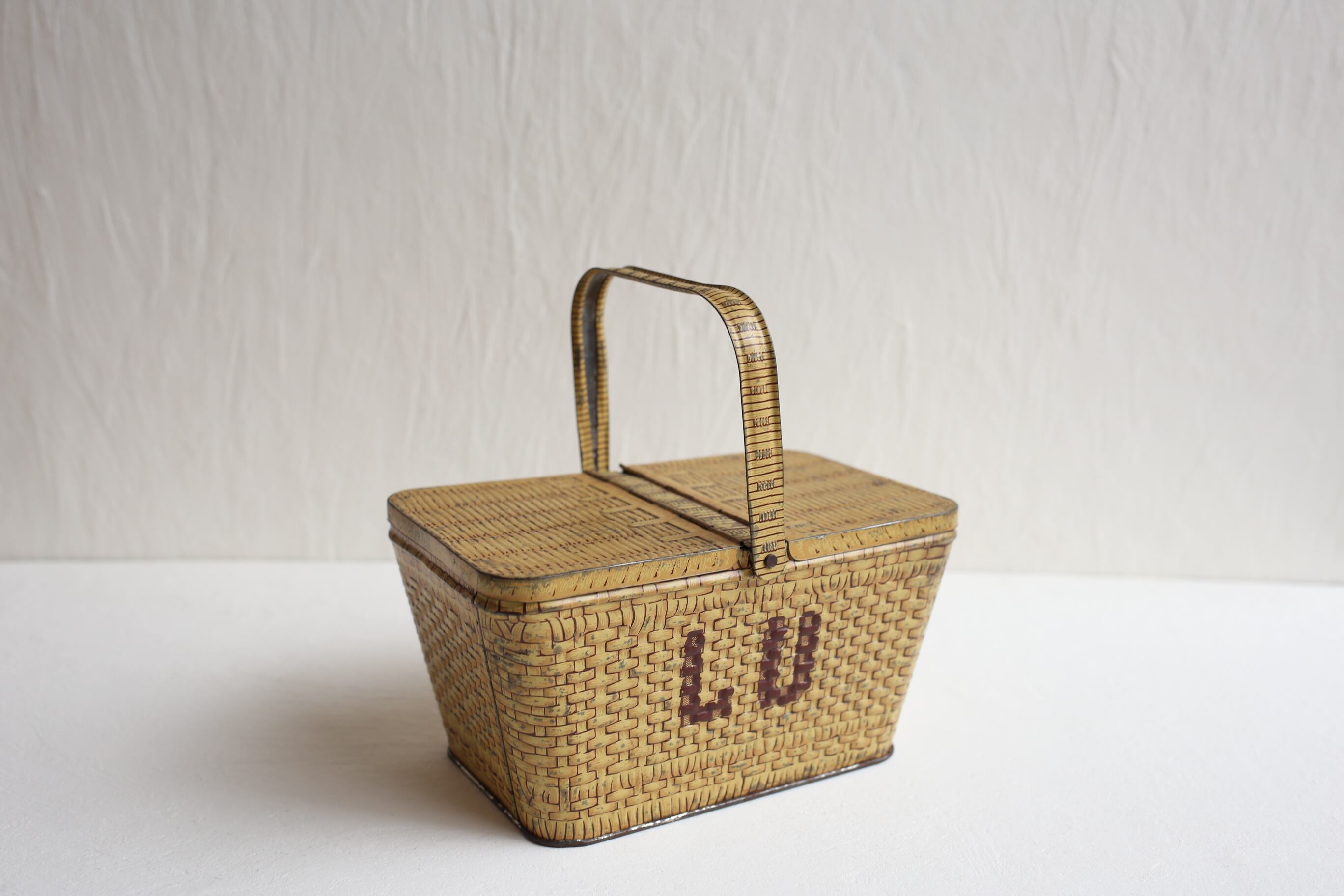 フランス アンティーク ヴィンテージ LU バスケット パニエ 缶 N-00761