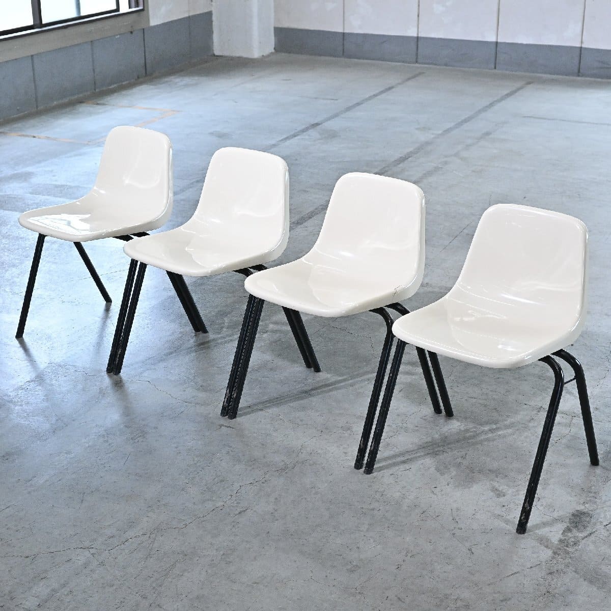 コトブキ スタッキングチェア 4脚セット C 高さ65cm 学校 大学 施設 業務用 店舗 公共 KOTOBUKI 教育【中古家具/中古インテリア/USED家具ユーズド家具/リサイクル】 コトブキ スタッキングチェア 4脚セット D 高さ65cm 学校 大学 施設