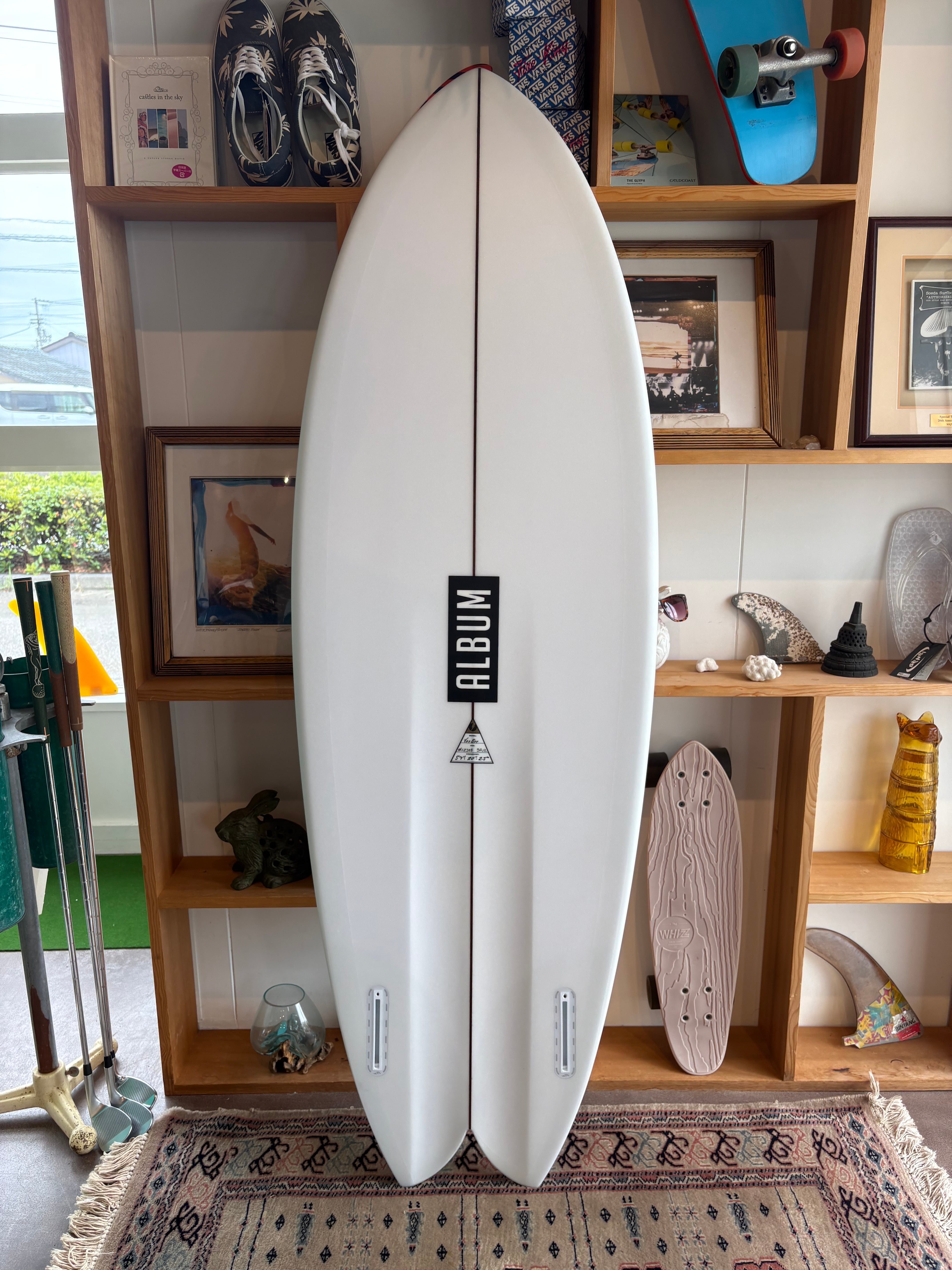ALBUM SURFBOARD 5'4