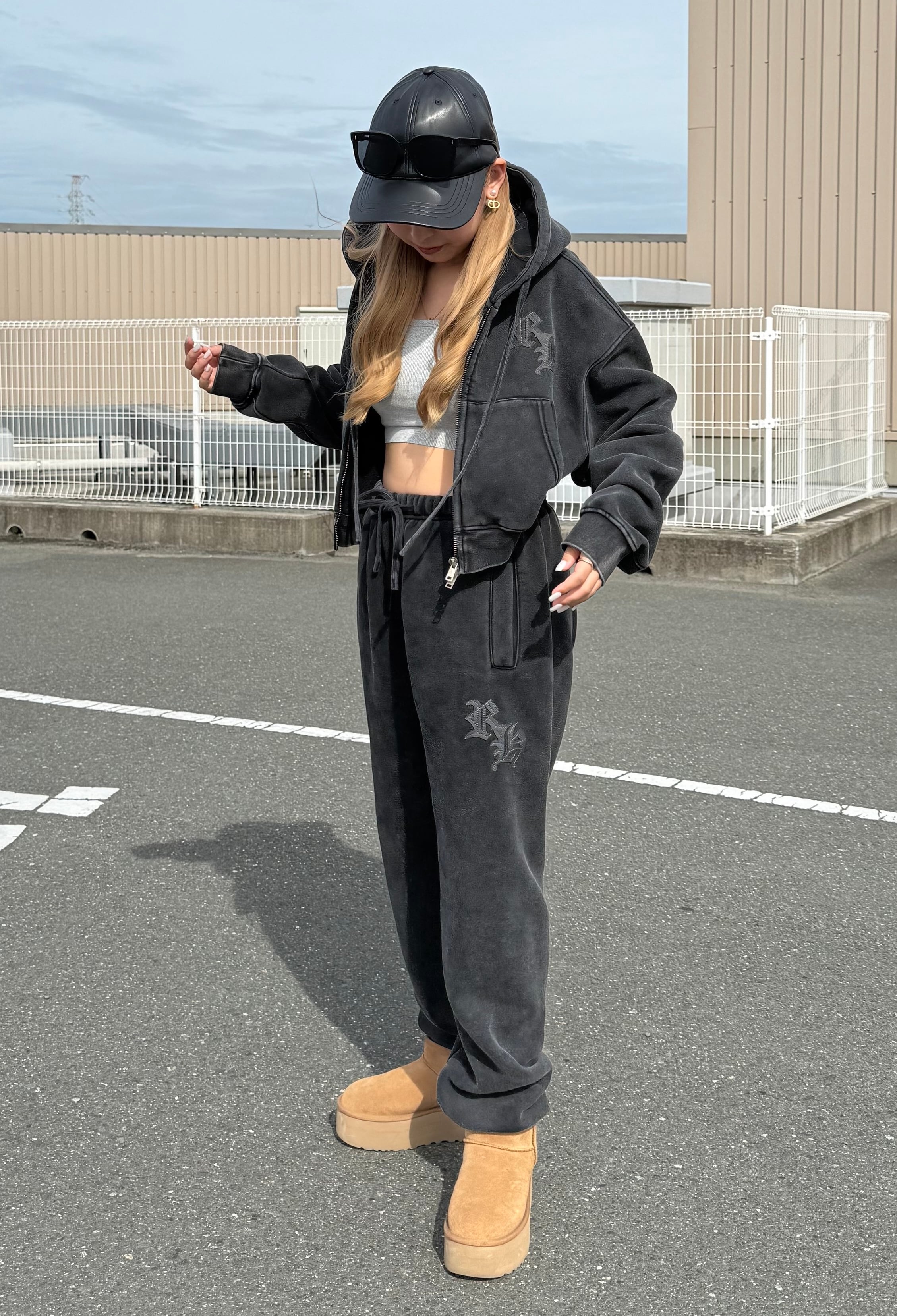 Ruhmレザーロゴクロップドパーカーセットアップ | Ruhm