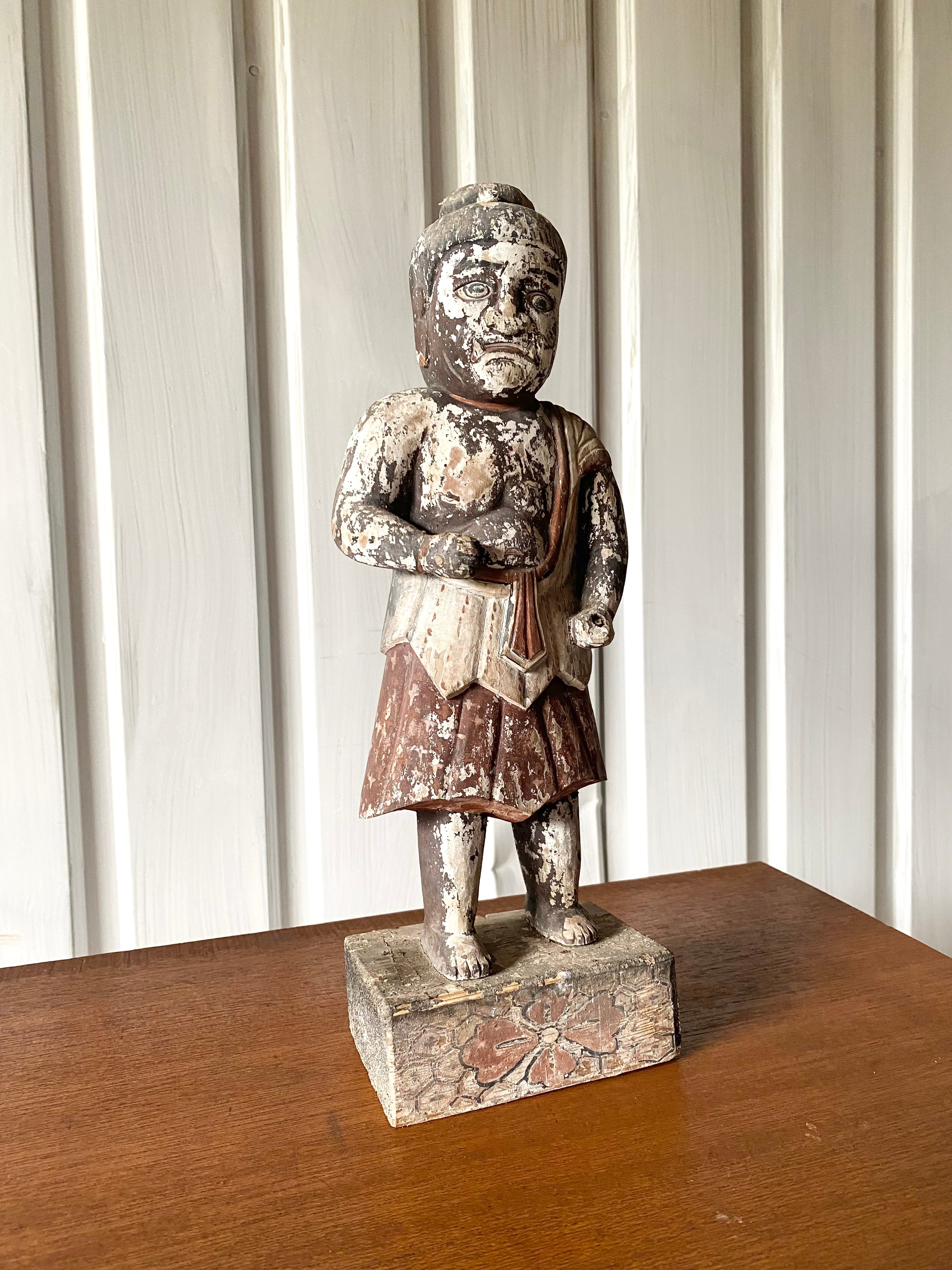 神聖な佇まいの木彫人形[古道具] | giraffes craft