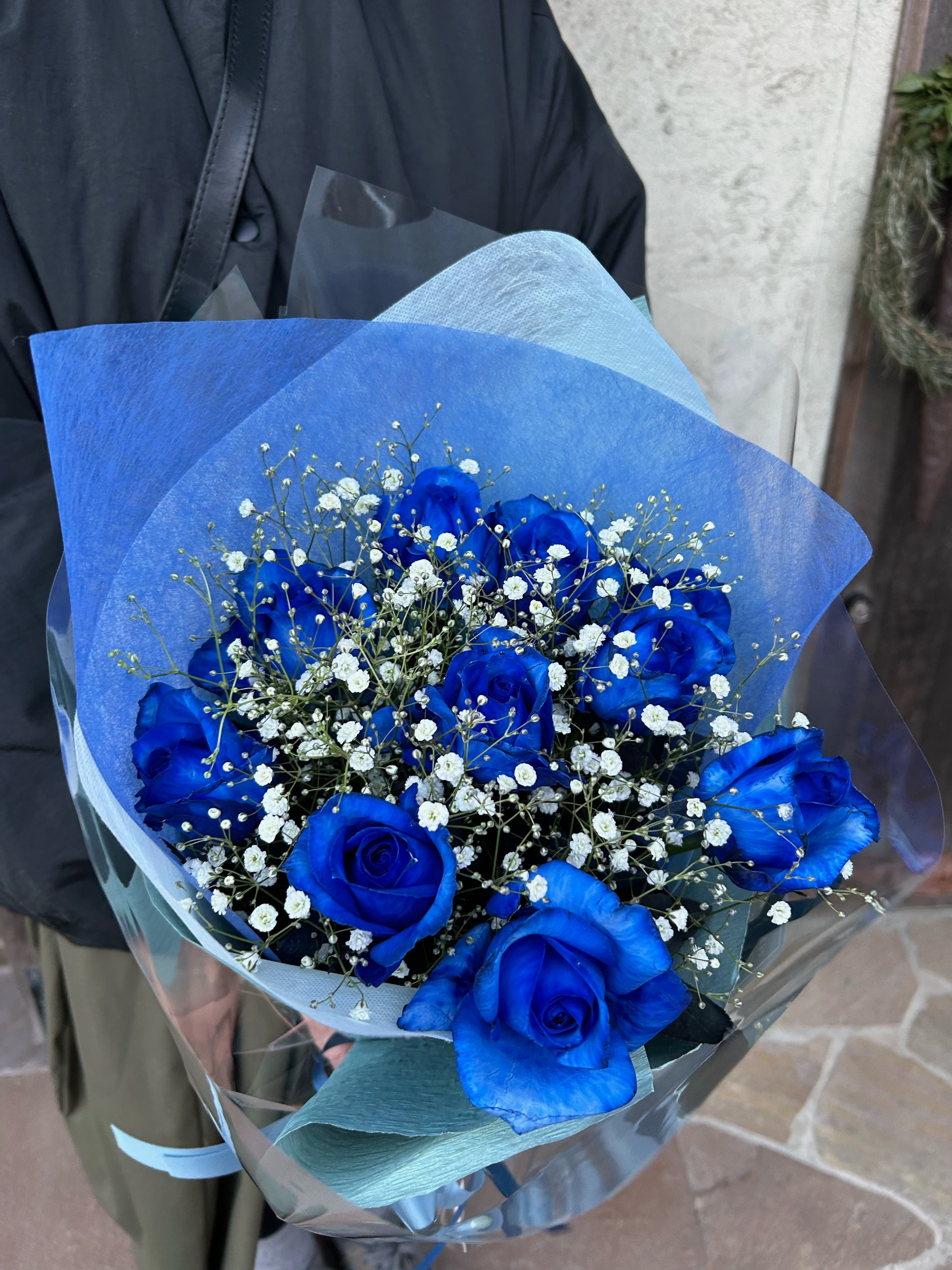 ☆WEB限定☆ 青いバラとかすみ草の花束 | バラ専門店 Heguri Rose