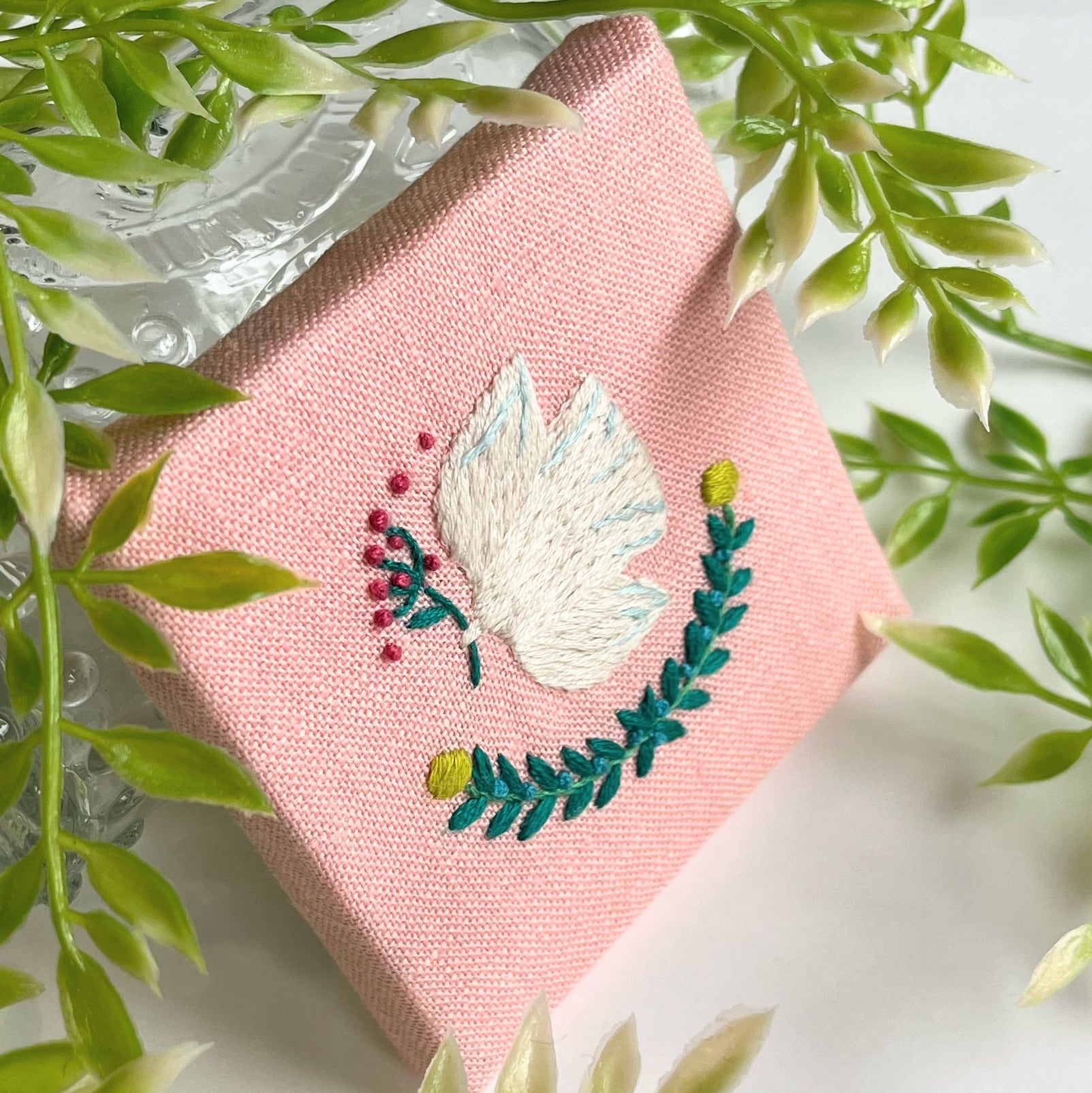 北欧風ことりと草花の刺繍パネル【hokuo】#245 | j.couture