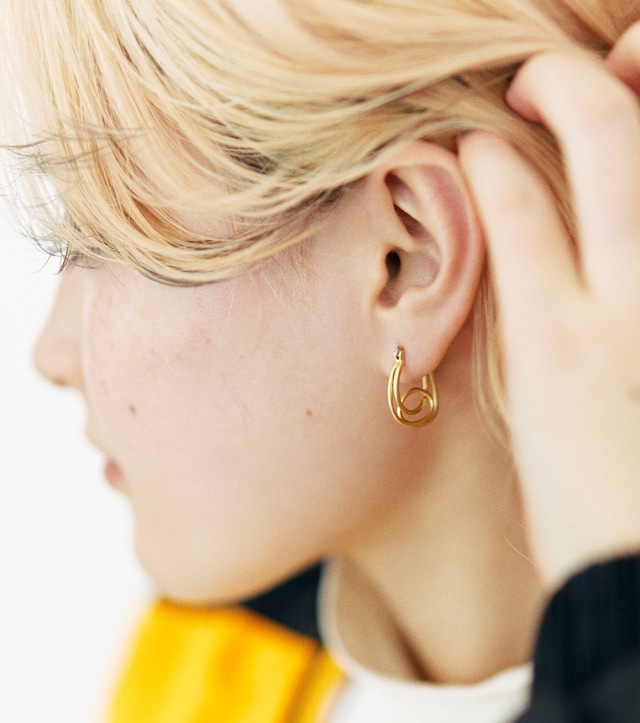 GOLD TWINING HOOP PIERCE ゴールド