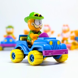 ☆ VINTAGE 1988 ☆【 McDonald's  ( マクドナルド ) 】1988年マクドナルドミールトイ 『 Garfield in 4-wheeler（ガーフィールド イン フォーウィラー）』〜ジープに乗ったあいつ(笑)〜 / ミールトイ / ハッピーミール 〚アメリカン雑貨 アメトイ〛