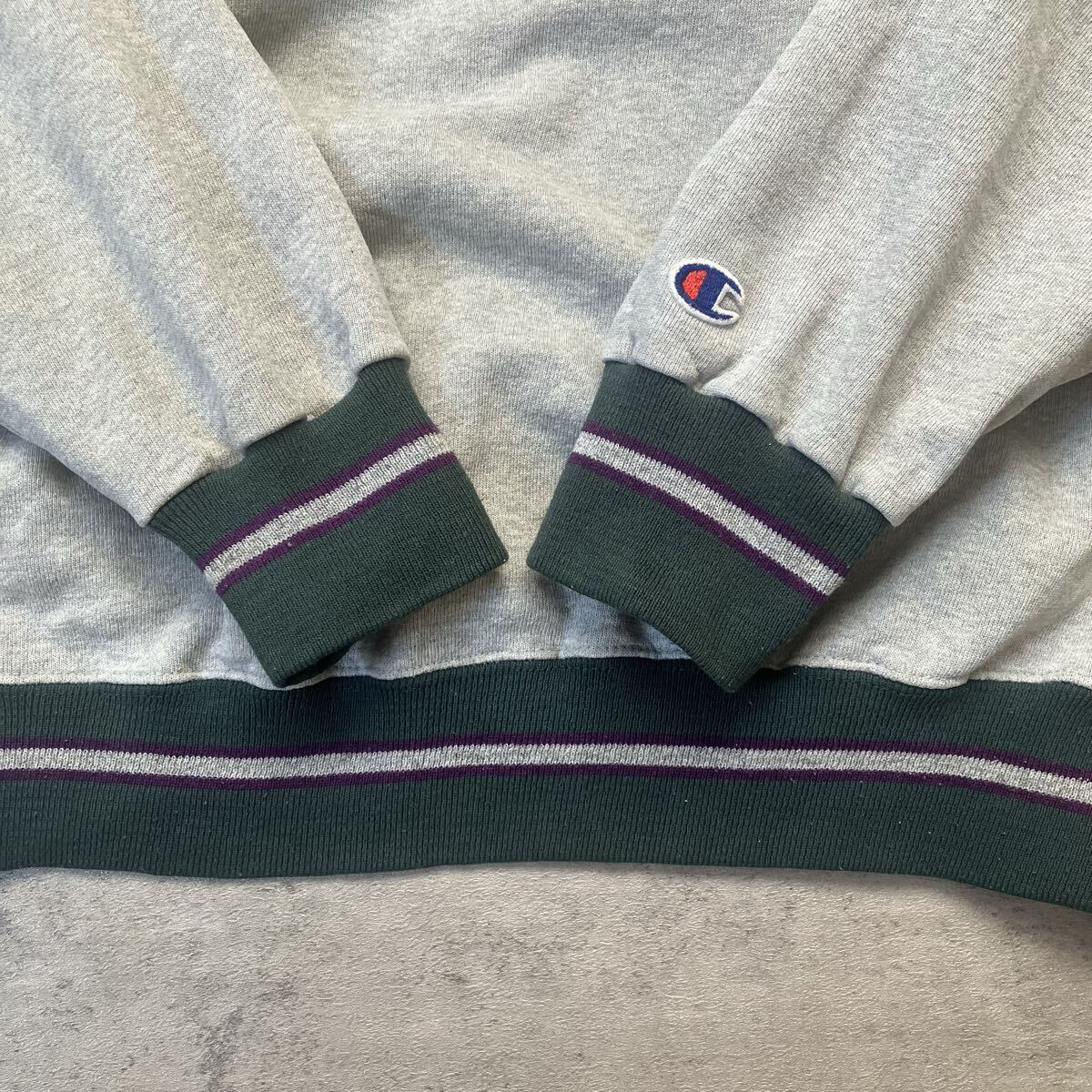vintage USA製 リブライン 刺繍デザインスウェット 90s USA製 Champion 
