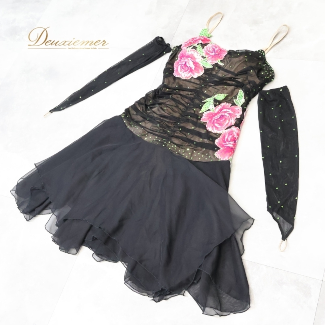 社交ダンス 衣装 ラテン ドレス ワンピース 黒 レース 花 デモ 競技 パーティ 発表会 軽い 薄い アームカバー ブラック系 ピンク系 フリル 動きやすい おしゃれ 大人可愛い 発表会用 ショートドレス 透け感 レディース