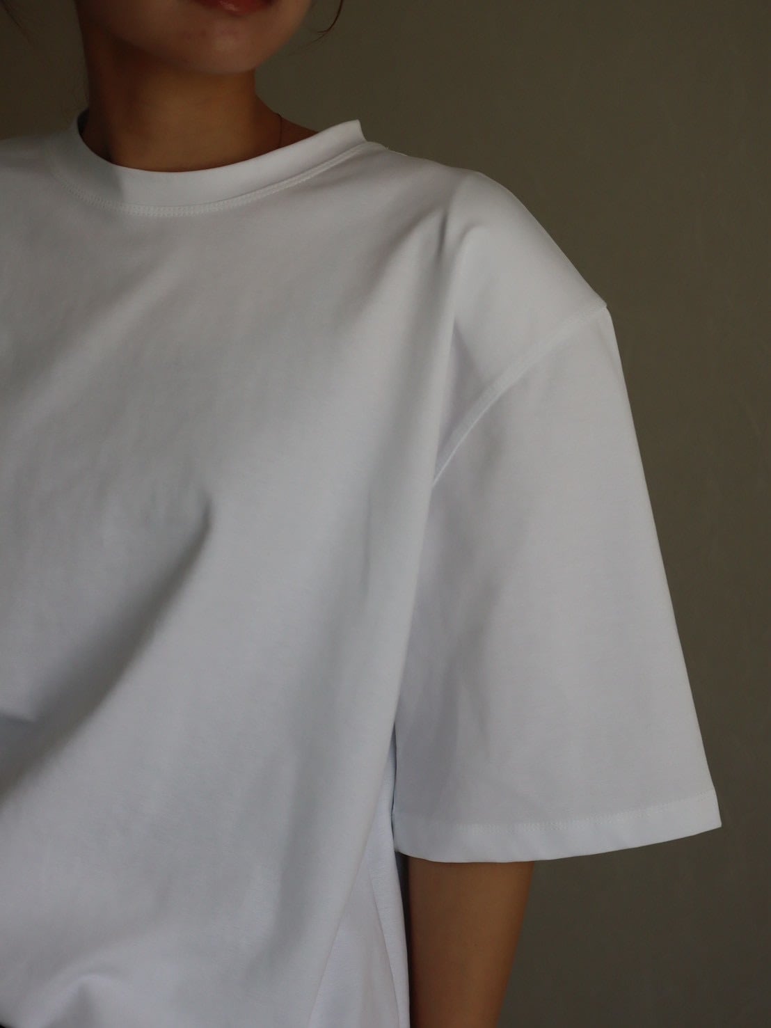 TOPS | e L L a
