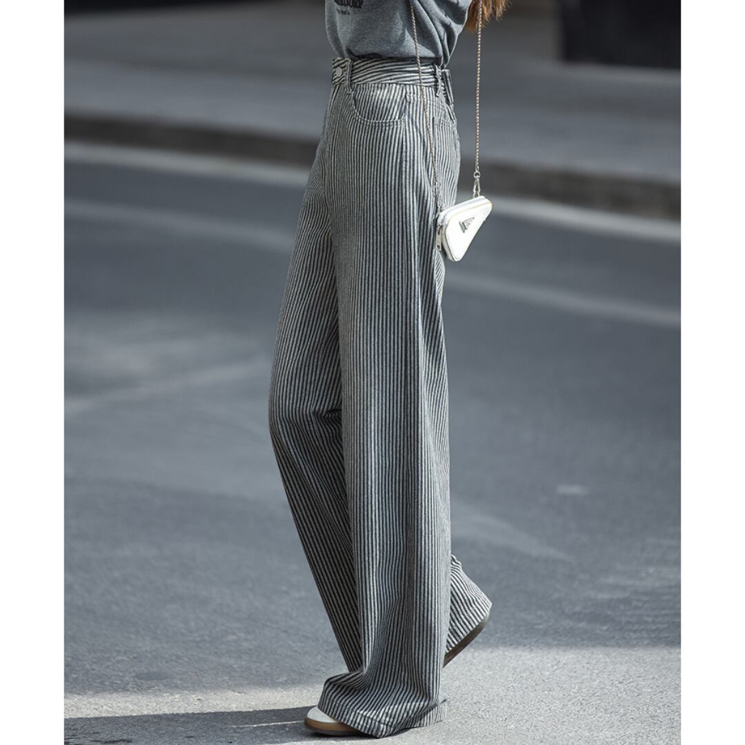 loose striped contrast jeans