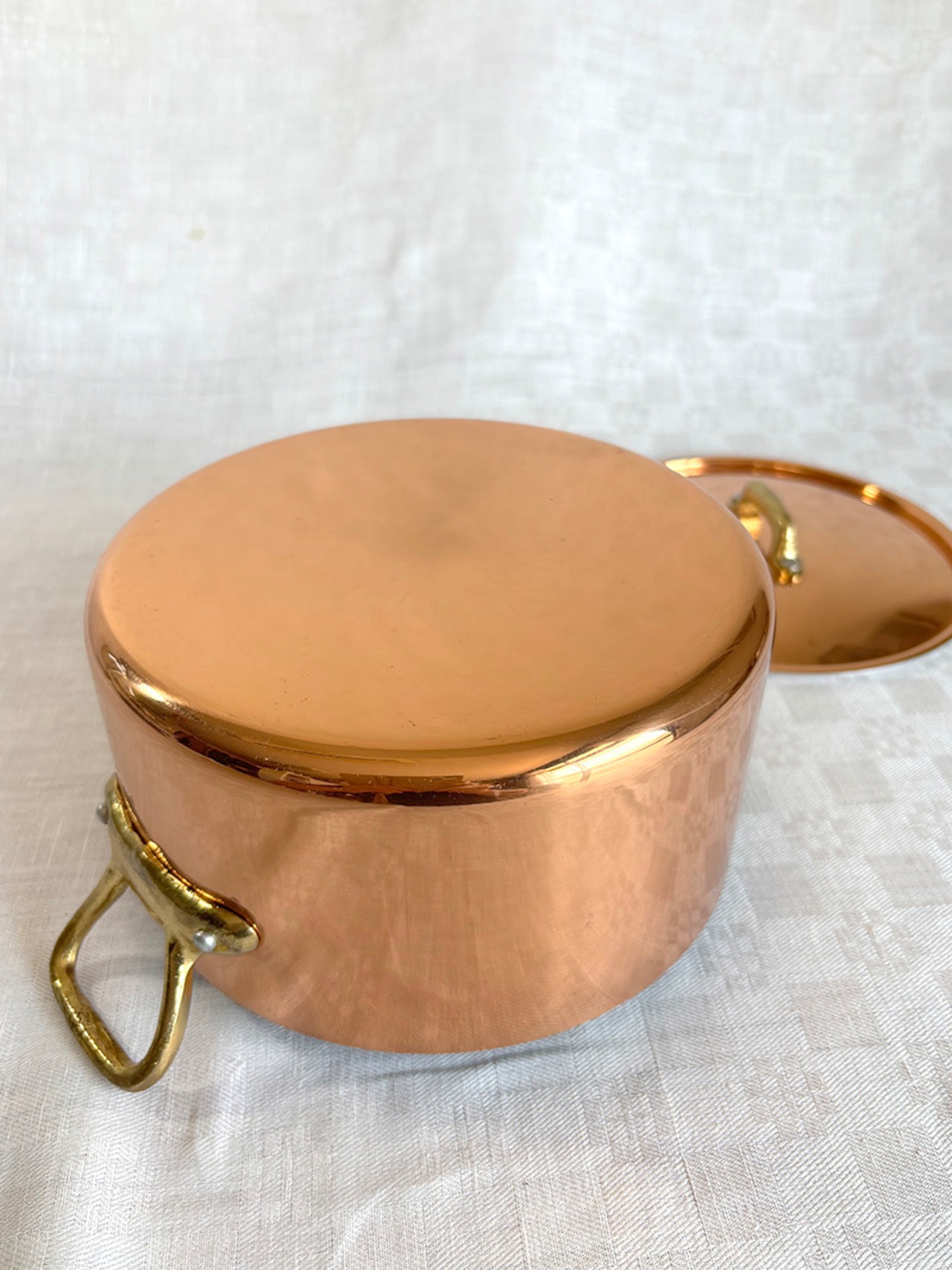 銅鍋　両手鍋　蓋付き　フランス製　寸胴厚さ2mm　未使用品 12kwej1