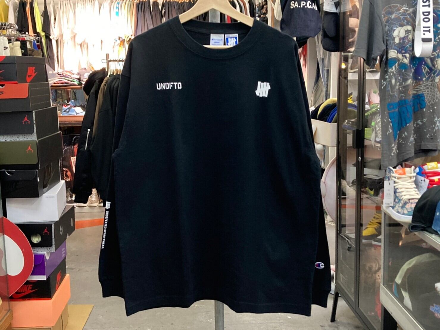 UNDEFEATED × CHAMPION HEAVY WEIGHT L/S TEE BLACK LARGE 15KK1422