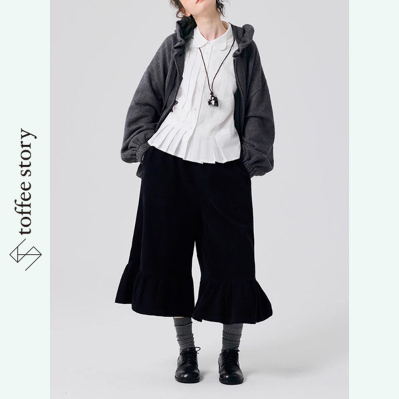 【2color】陰影をまとうギャザーフーディー 《P0268》