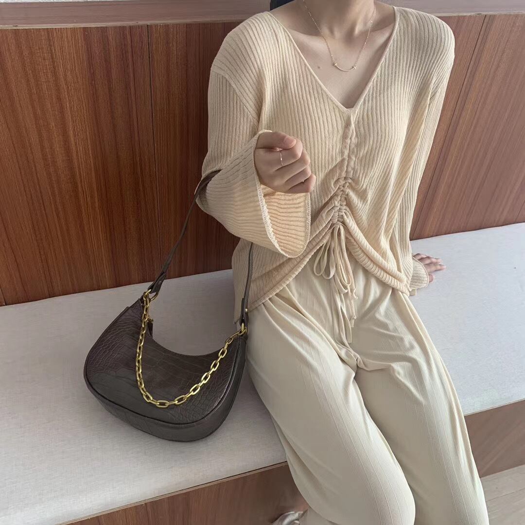 クロコ型押しショルダーバッグ