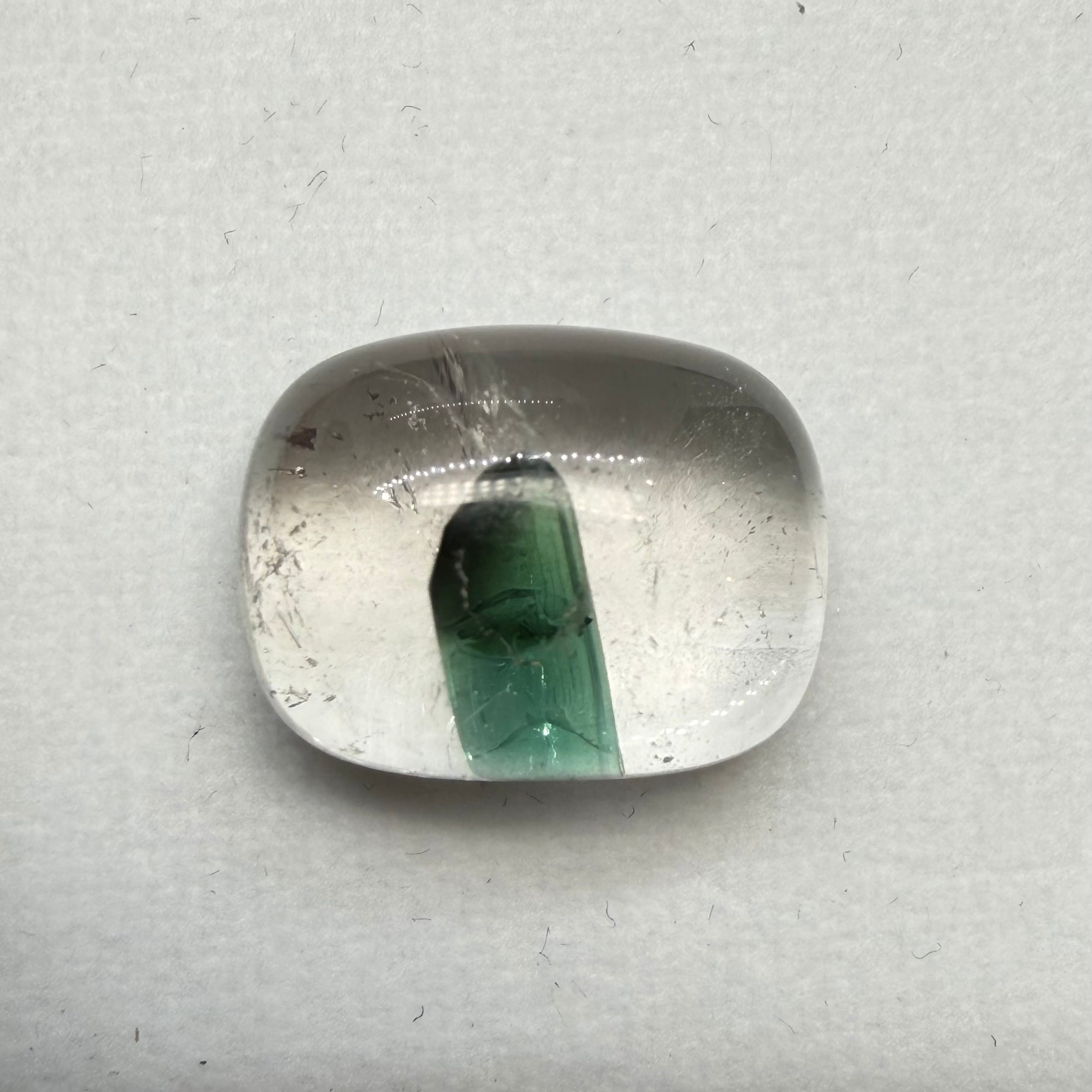 堂々たるグリーントルマリンインクオーツ