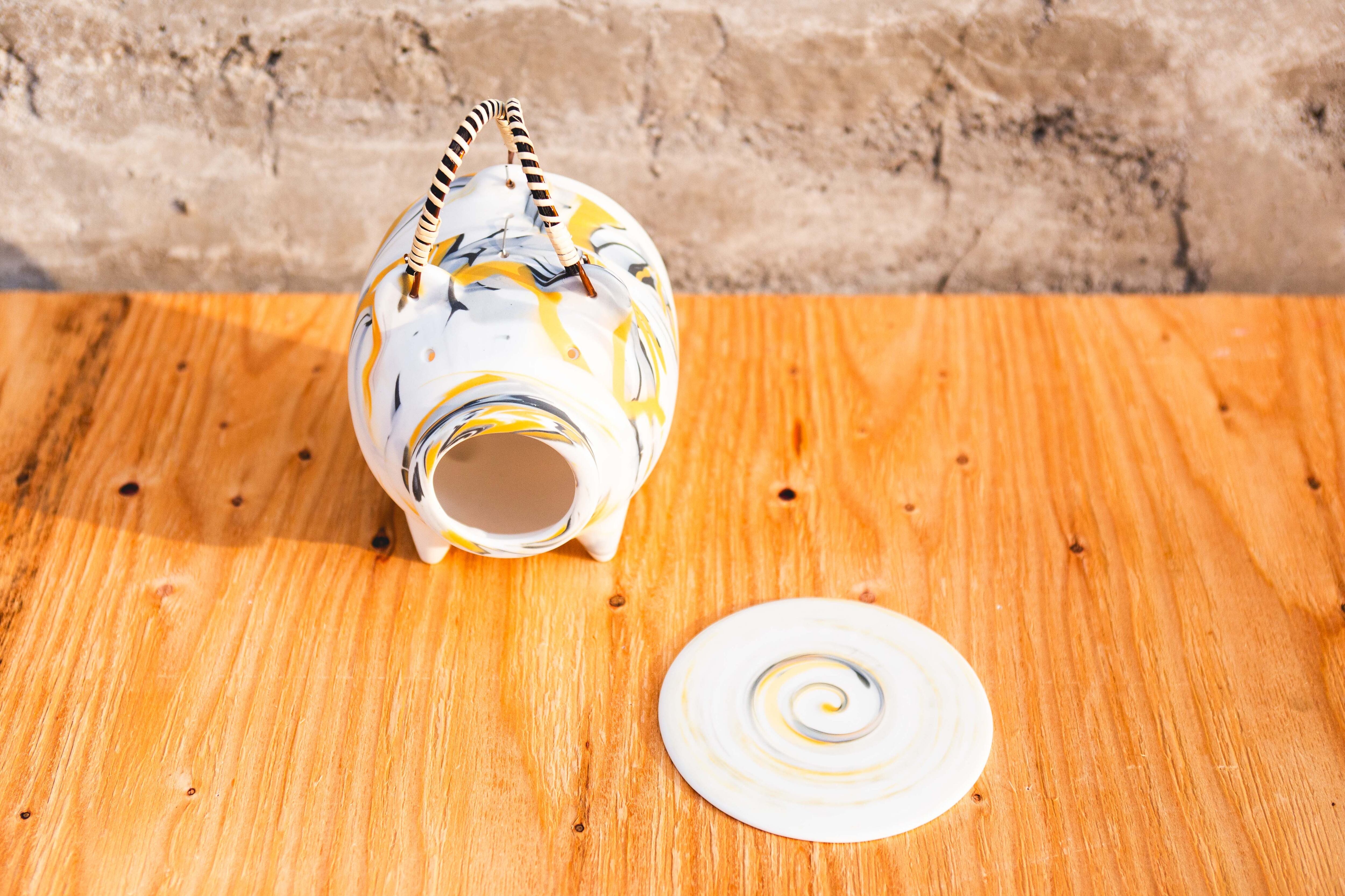 【新着】北川和喜 蚊遣り豚【高さ20cm横幅12cm】夏のお供に実用性のあるオブジェ