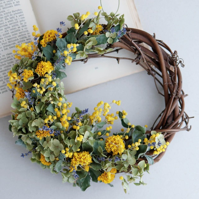【数量限定・約直径24cm】 春色ミモザとラベンダーのハーフムーンリース ＊ ドライフラワー フラワーリース 北欧インテリア 開店祝い 誕生日 ギフト ナチュラル かわいい ボタニカル おしゃれ バレンタインデー 母の日