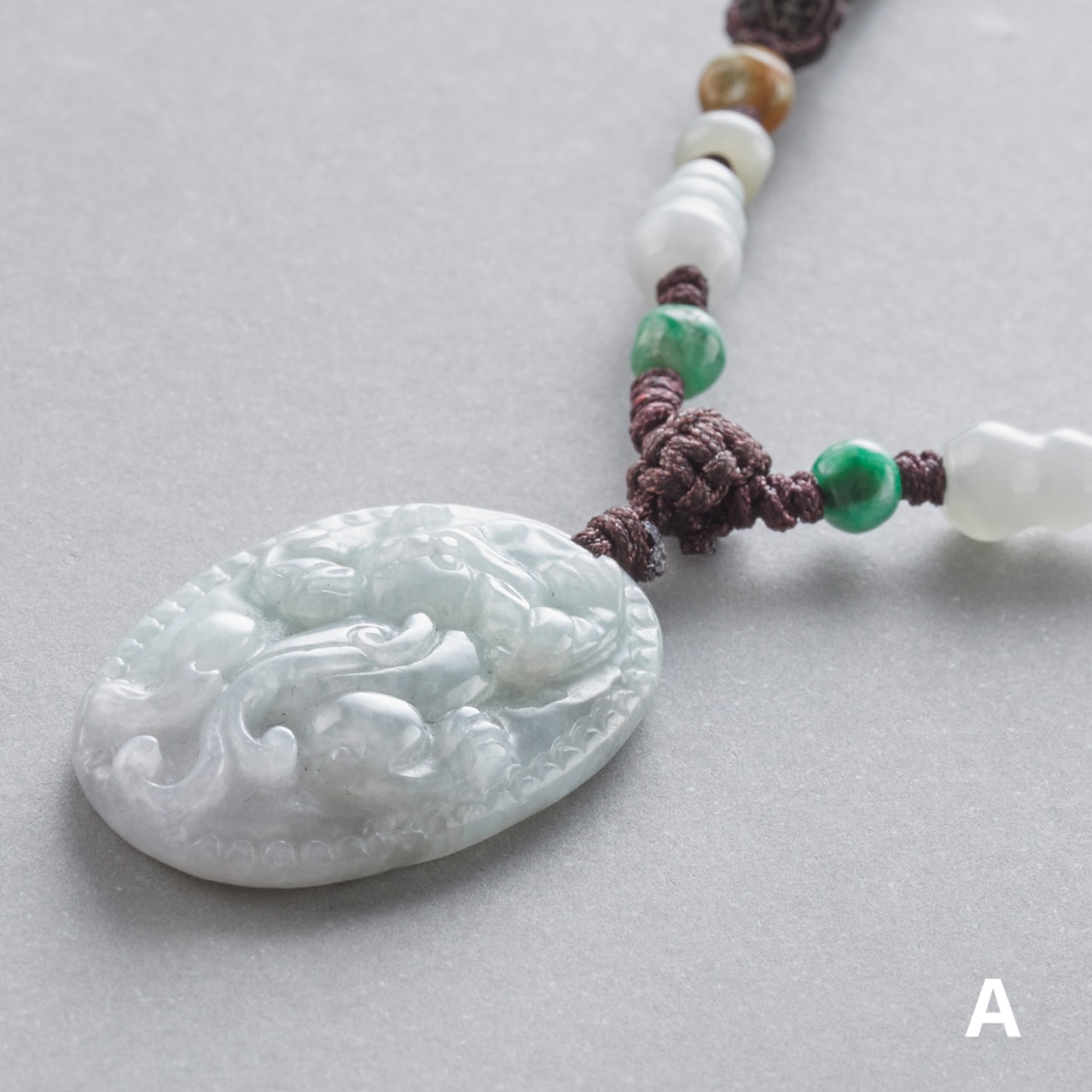丈夫で金属アレルギーの方にも人気！貔貅（ヒキュウ）紐ネックレス A貨翡翠 jd_ne1003