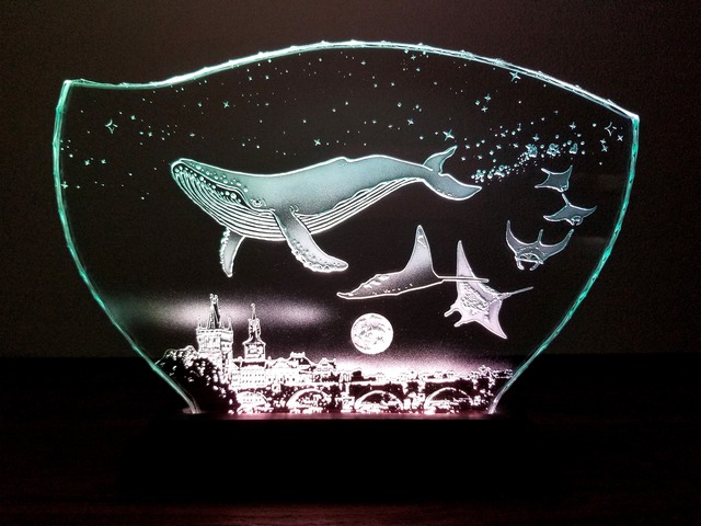 星降る夜・クジラ・マンタ/プラハ　ガラスエッチングパネル Lサイズ・LEDスタンドセット