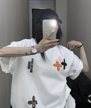 OISIS025 レザーパッチ刺繍ロゴTシャツ