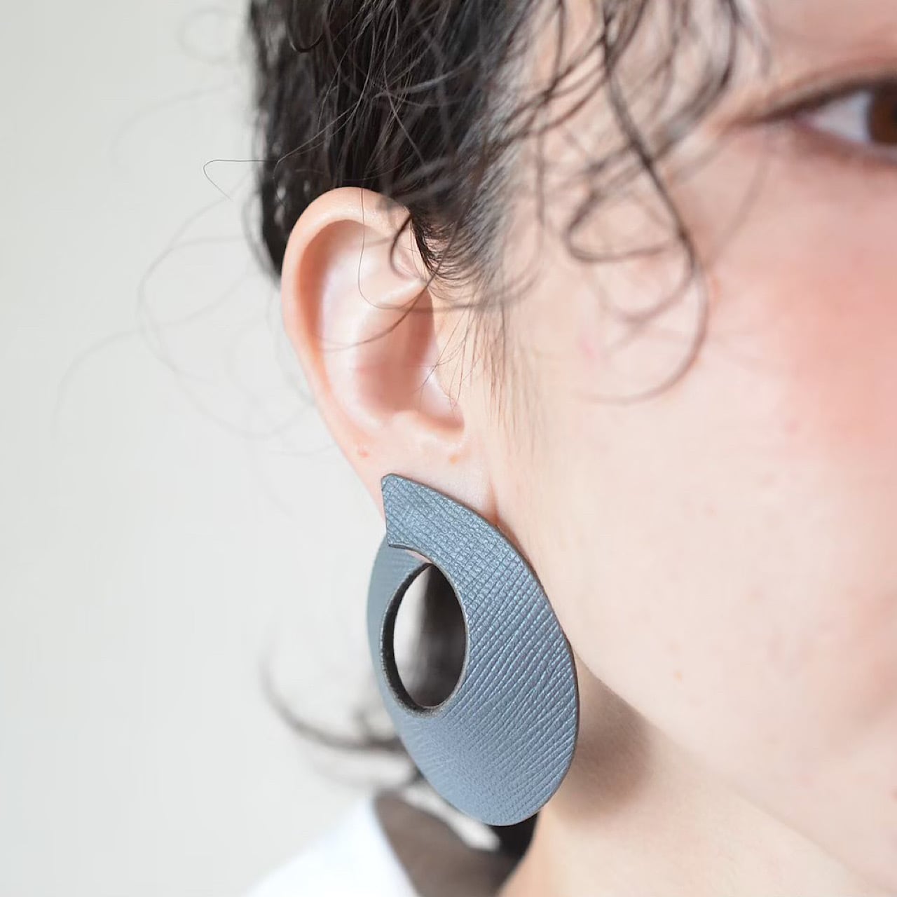 leather pierce/earring 《Goat Connect》3colors | TO DAY'S BOUTIQUE