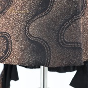 ベリーダンス 衣装 スカート ブラック系 クイーン Queen ヒップスカート フリル 黒 茶 練習 レッスン 伸縮 ストレッチ かわいい エジプト製 ラメ キラキラ ダンス衣装 華やか ブロンズ 模様 柄 ブラウン系