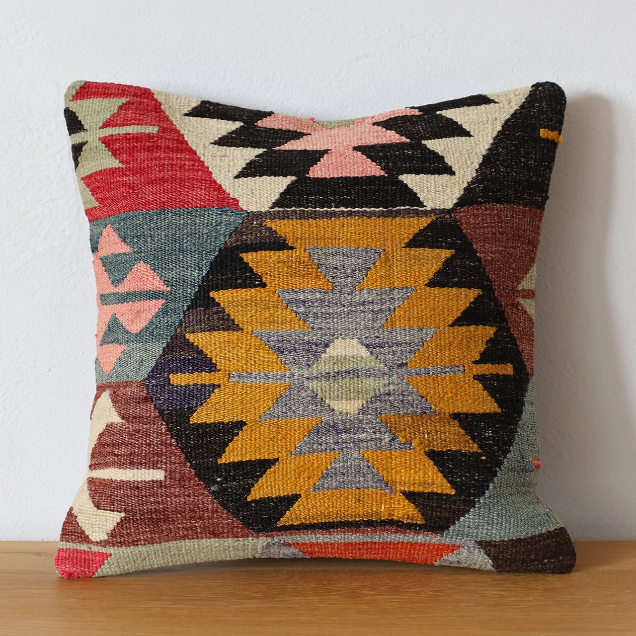 キリムクッション】オールドキリム／35cm×35cm／クッションカバー ／C