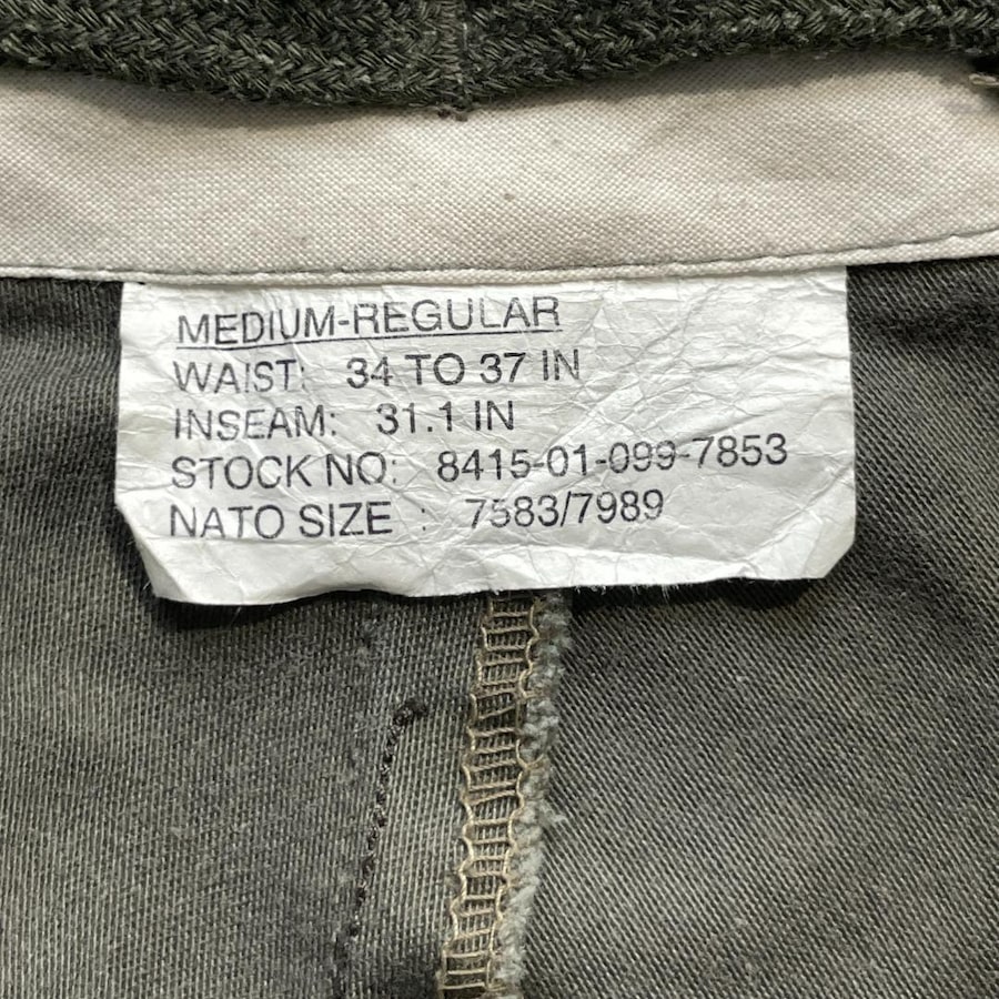 米軍M-65フィールドパンツのサイズラベル MEDIUM-REGULAR WAIST 34 TO 37 IN