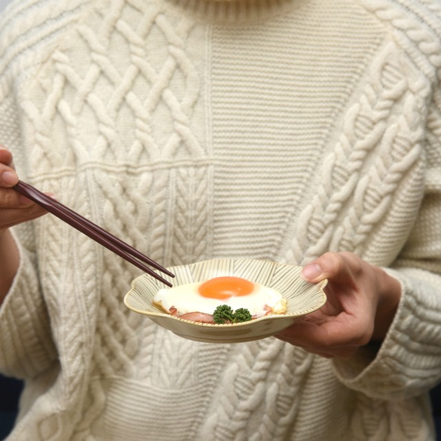 【natural69】【波佐見焼】【粉引釉】【六方押取皿】 波佐見焼 取り皿 プレート 五寸 輪花 ケーキ皿 食器 和風 おしゃれ 大人 和柄 かわいい