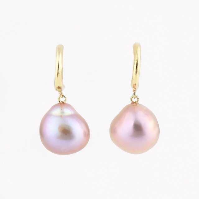 Natural color pearl  swing pierce 〈lavender〉