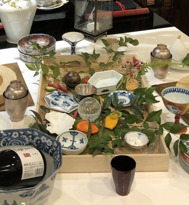 #111 ガラス菊割　球型ミニ蓋物