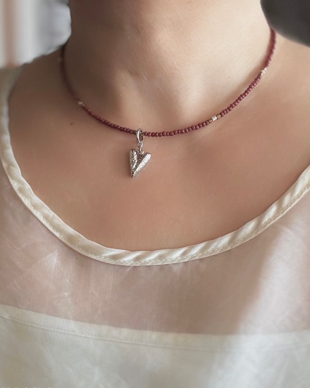 Grenat Cœur（グルナ クール）ー アレンジを楽しむ 赤いチェコヴィンテージネックレス