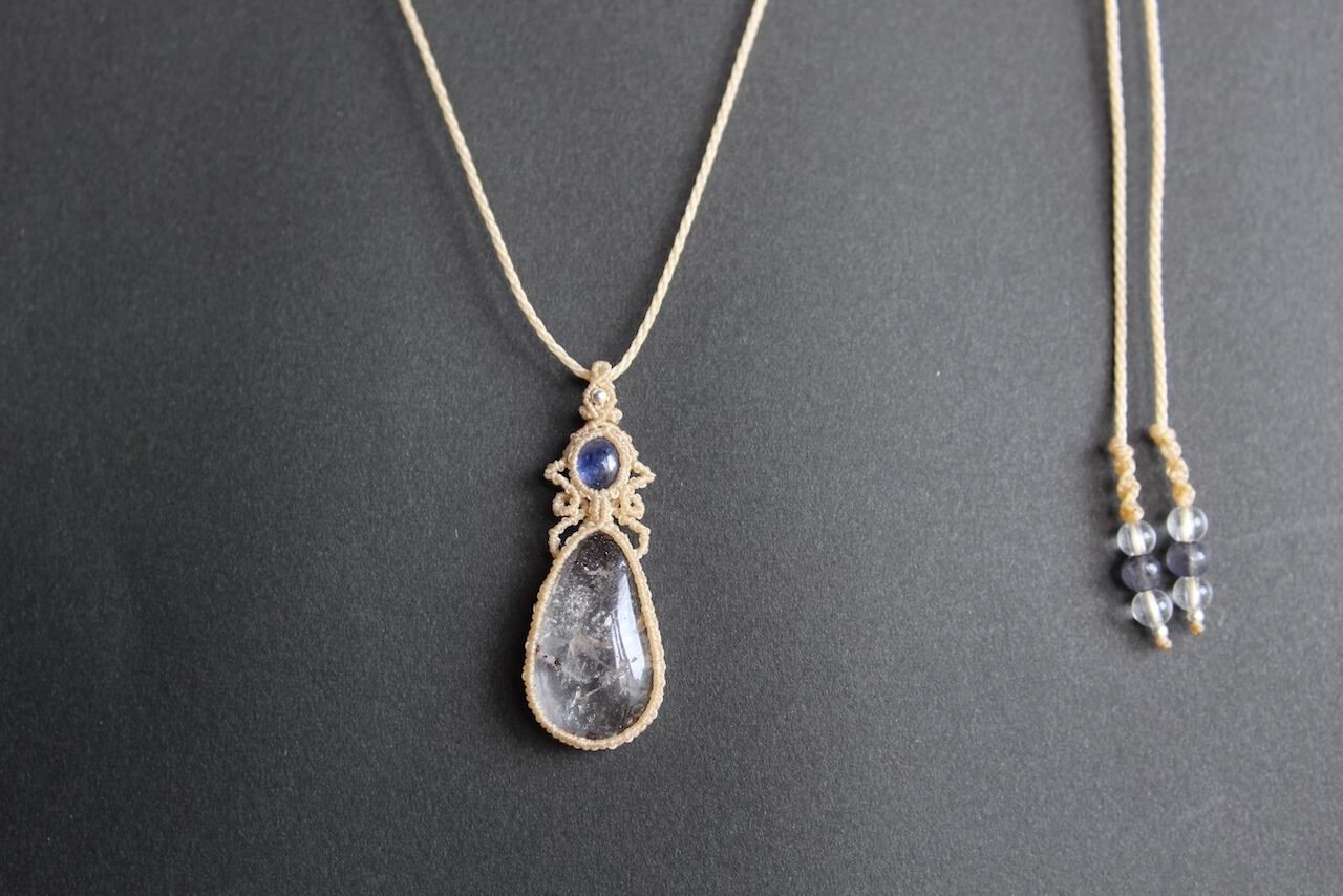 Inclusion quartz & Tanzanite super micro macrame pendant