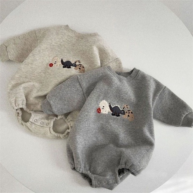 ベビー　秋新作　恐竜刺繍　ロンパース