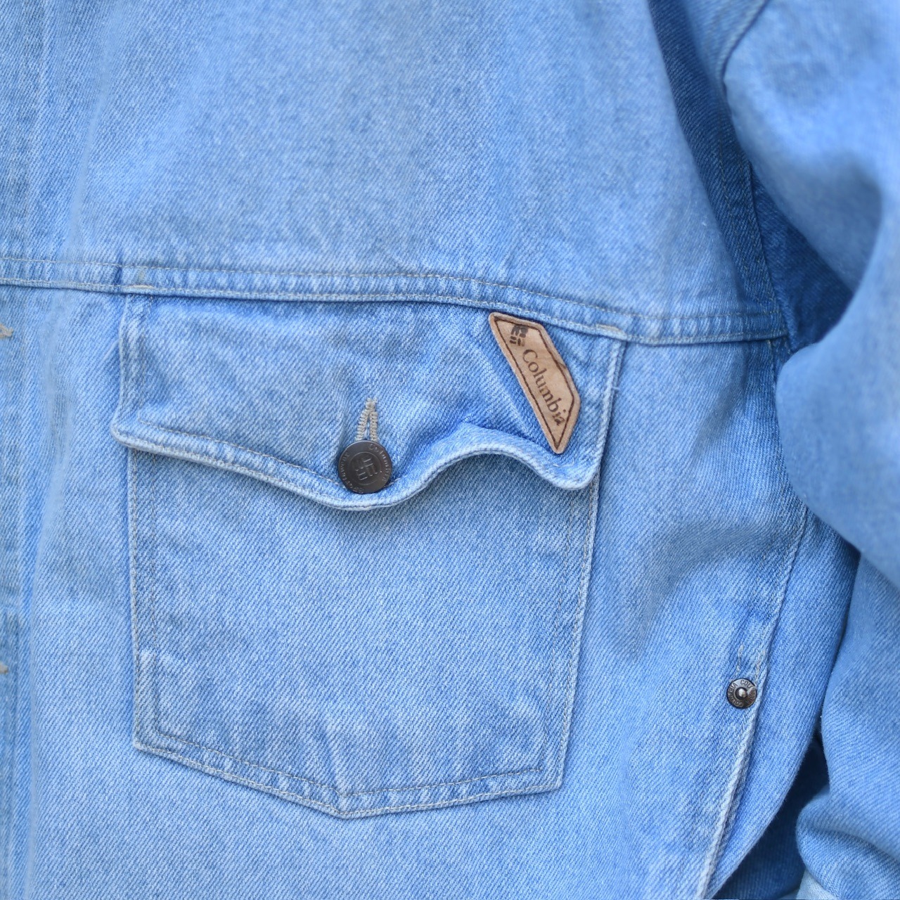 Columbia "TOUGH MOTHER JEANS" wide silhouette denim tracker jacket