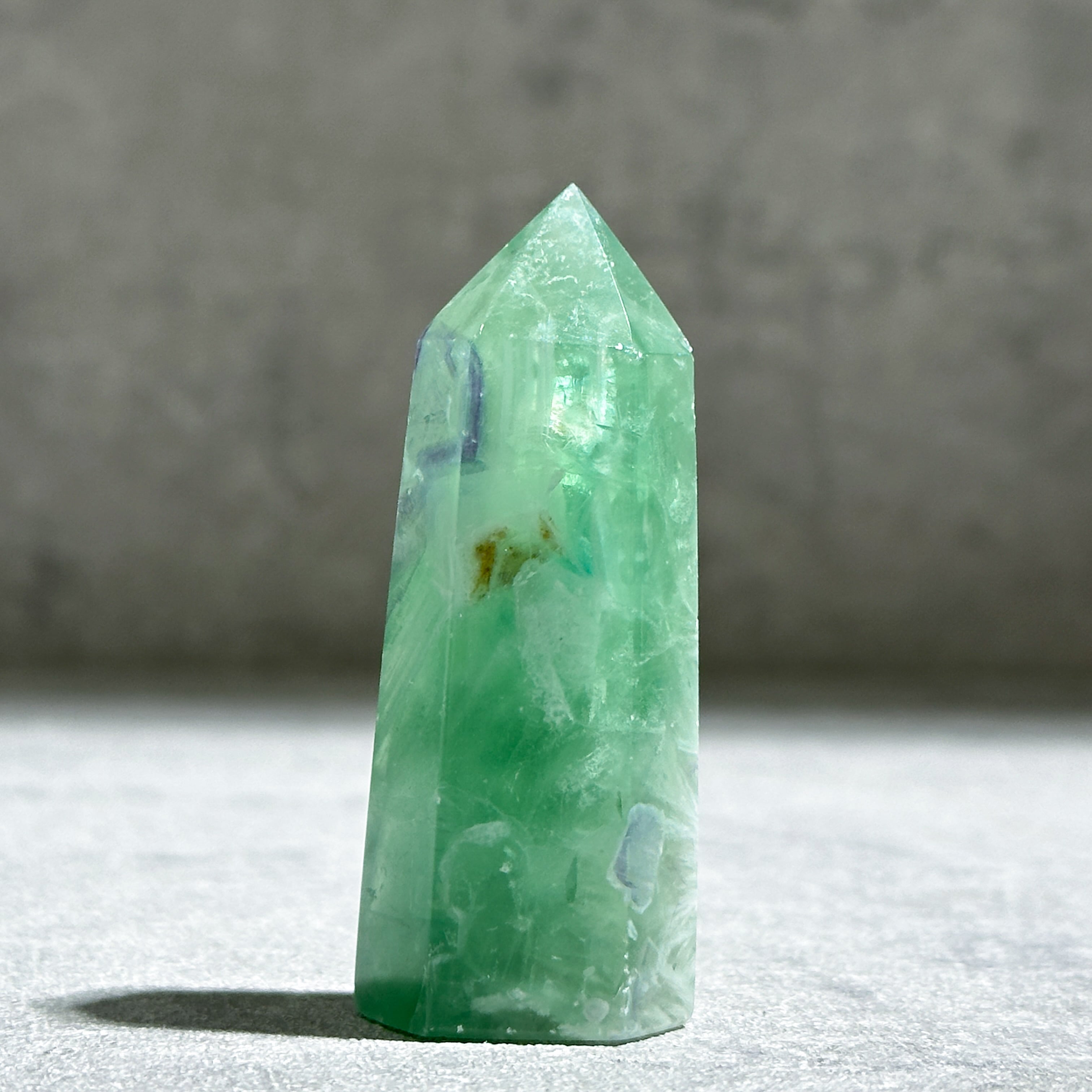 エンジェルフェザーフローライトタワー型 93◇ Angel Feather Fluorite ◇天然石・鉱物・パワーストーン