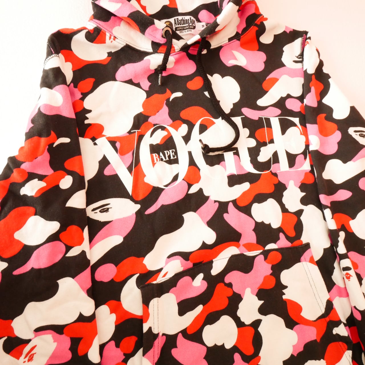 アベイシングエイプ×VOGUE カモパーカー コラボ センタープリント 