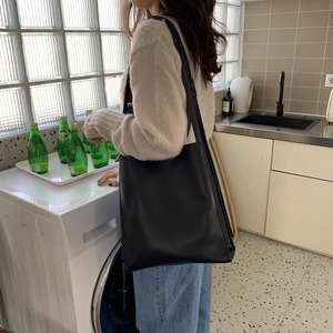 シンプルトートバッグ