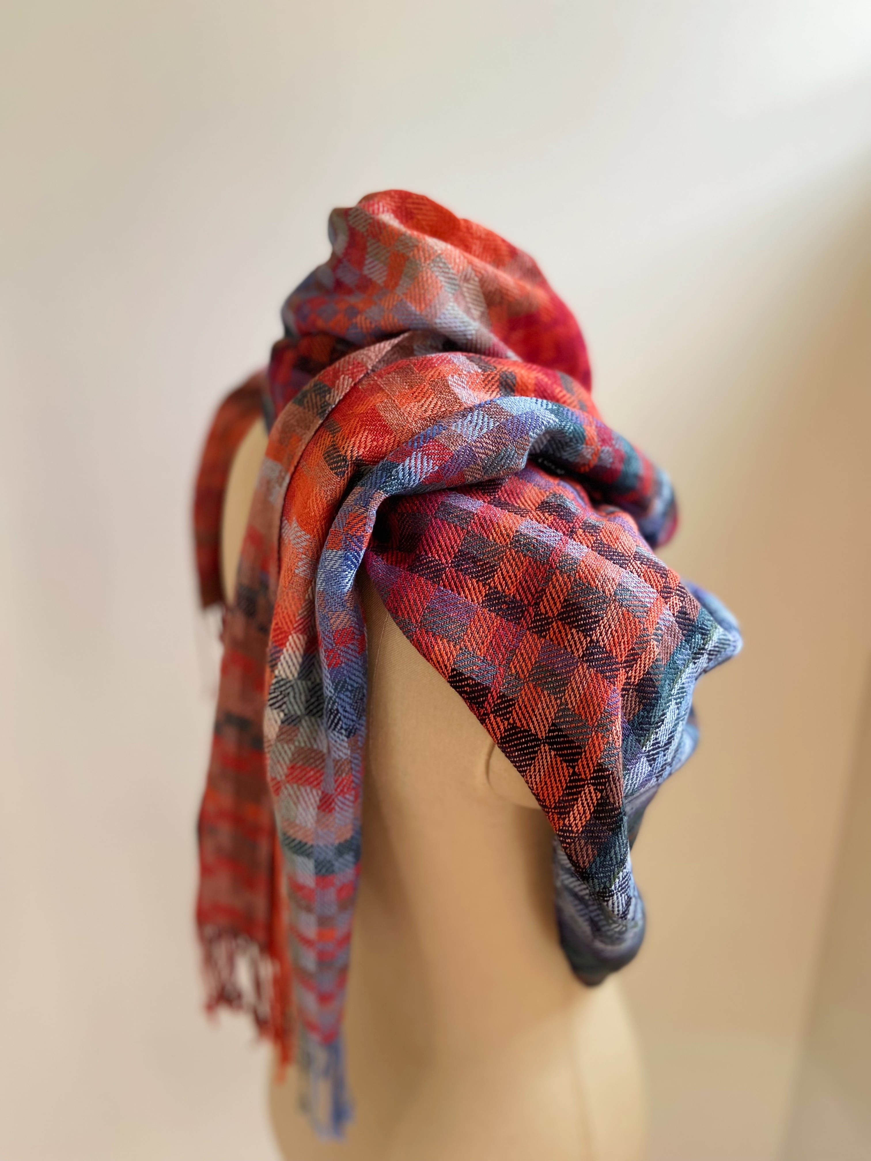 Hand-woven scarf / 手織りシルクのショール 日の名残り(#3) | R o c c a