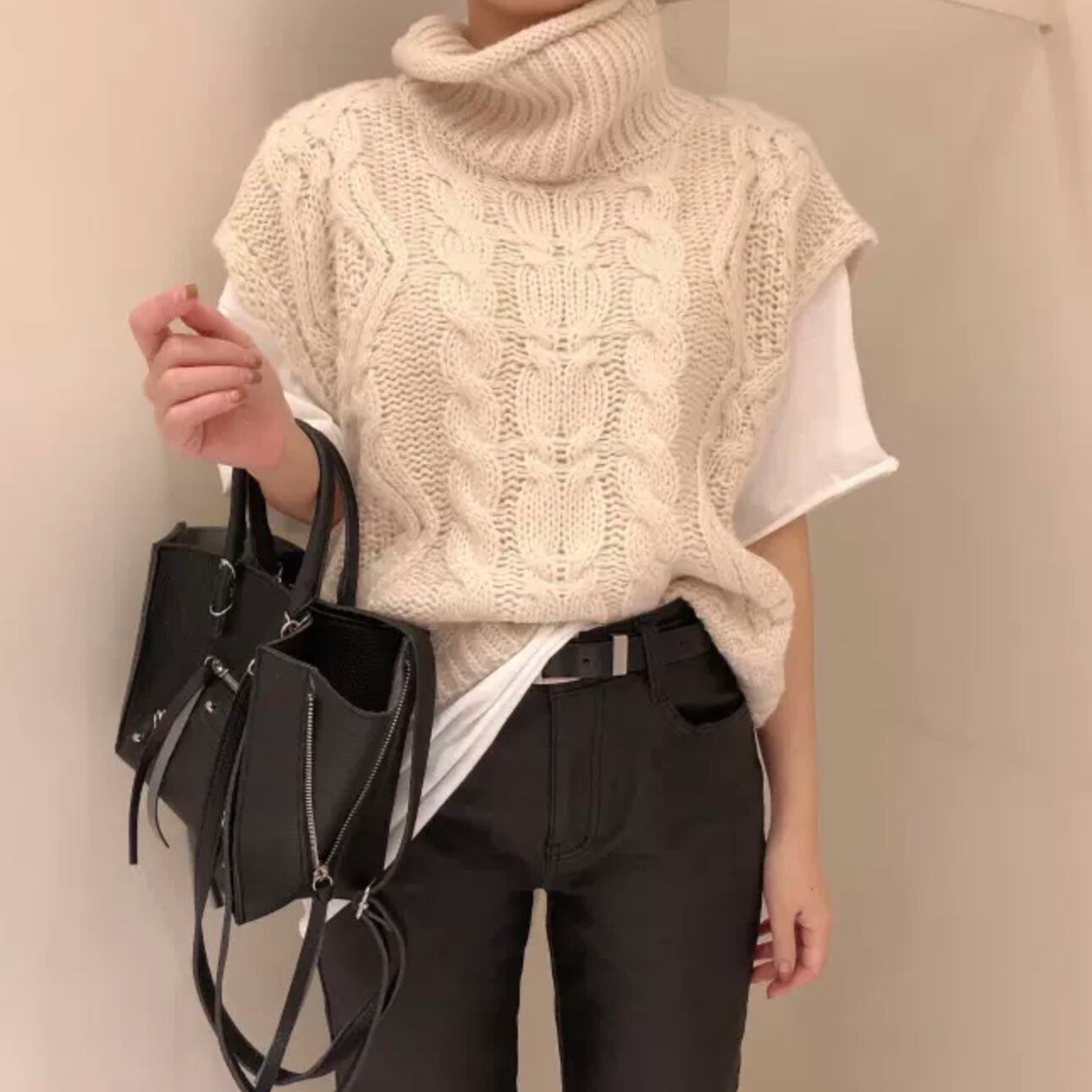 オシャレ こなれ女子に ざっくり オフネック チャンキーニット ベスト ノースリーブ トップス カジュアル ケーブル編み 大人っぽ Lamitte Deco トレンド 韓国ファッション ショップ Base店