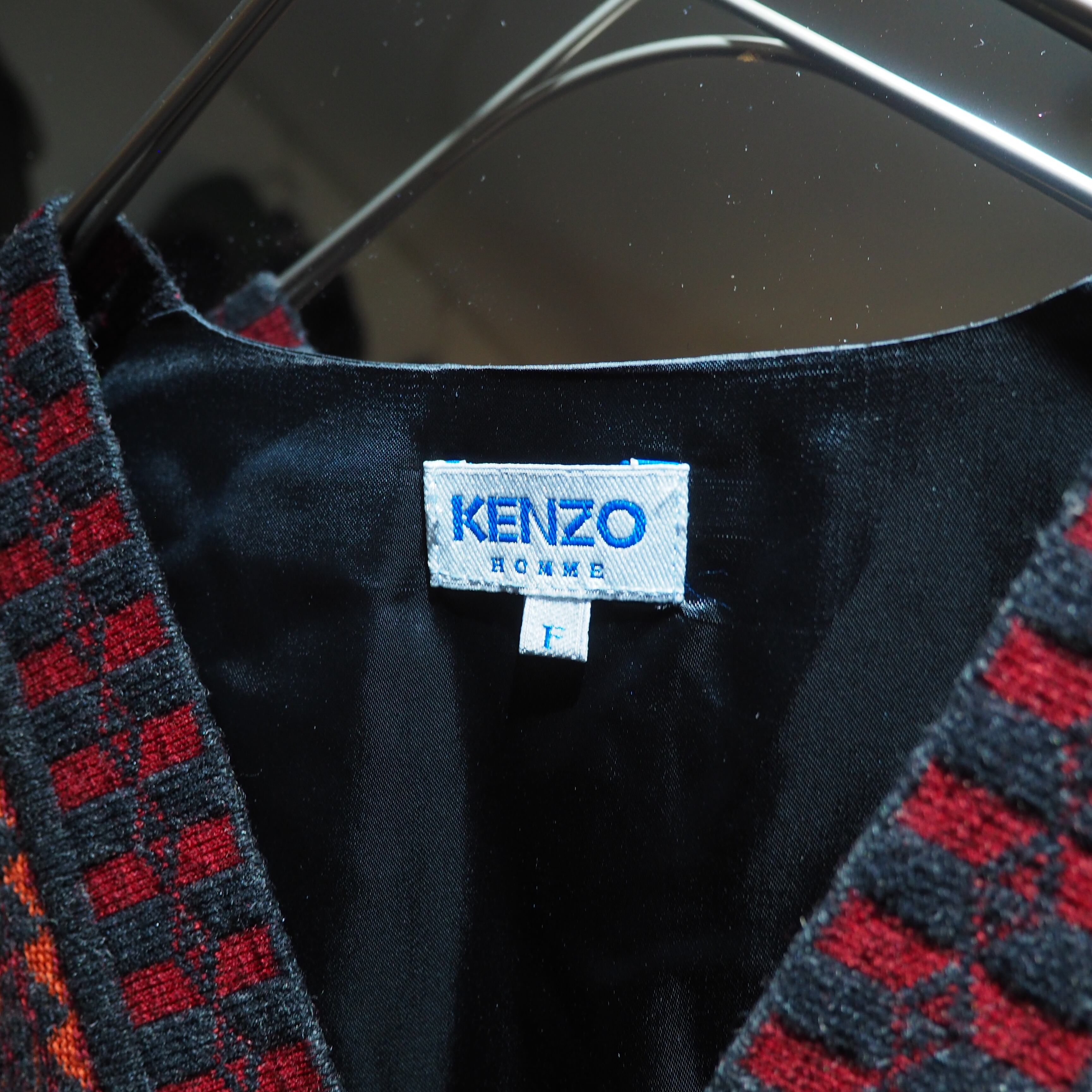 " OLD KENZO " Beautiful Flower Embbossed vintage knit vest
