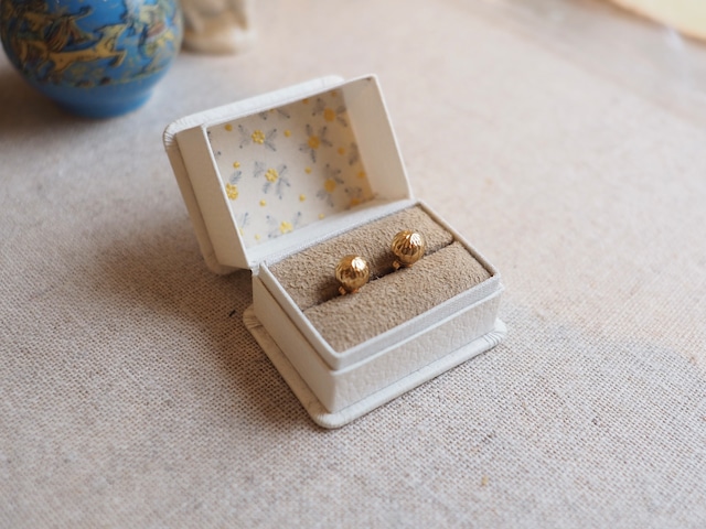 AMERICA 14K Tiny pierced earrings