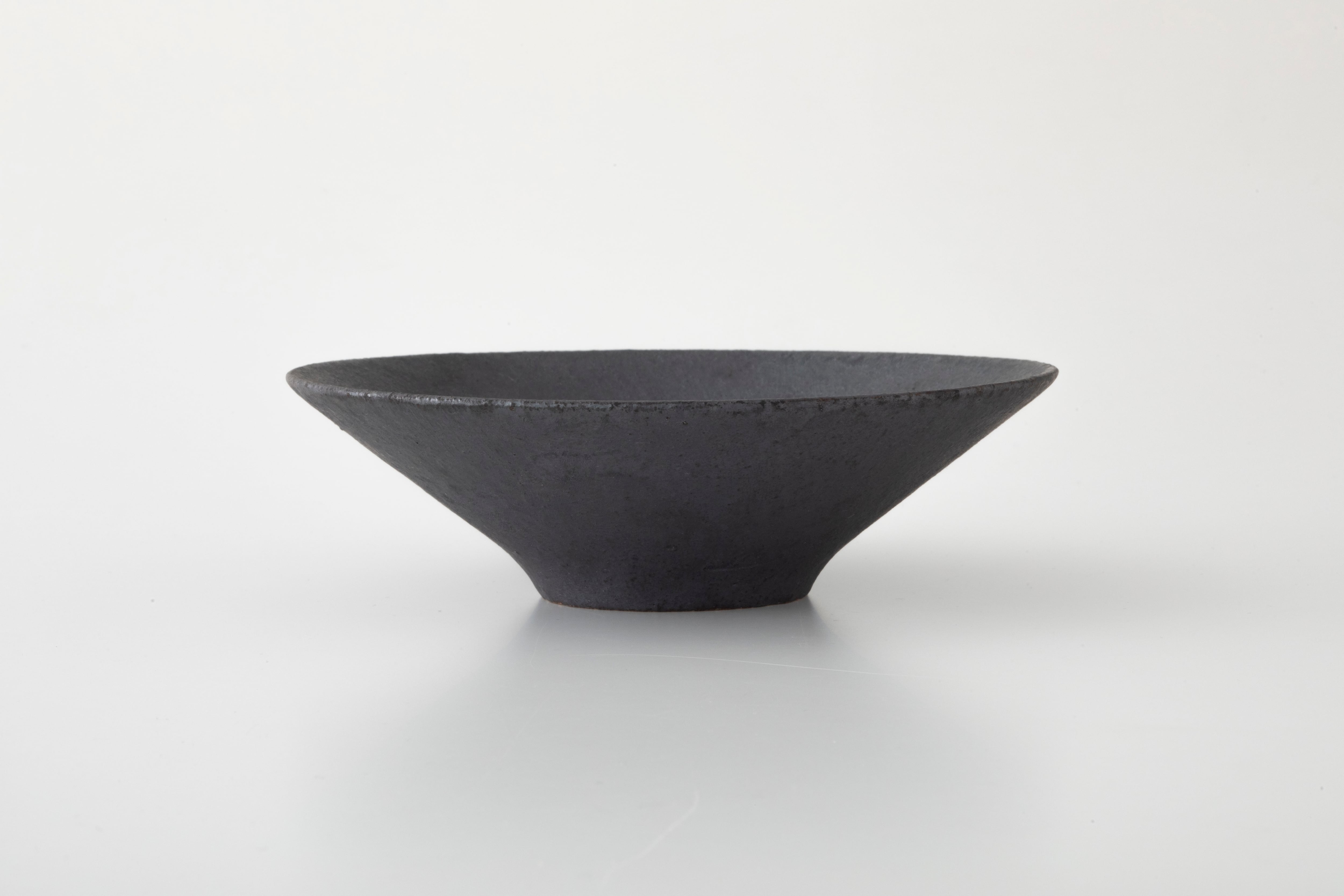 中鉢 (黒灰釉) / 田代 倫章 | Community Store TO SEE