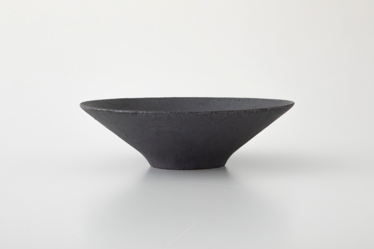 平鉢 (黒灰釉) / 田代 倫章 | Community Store TO SEE