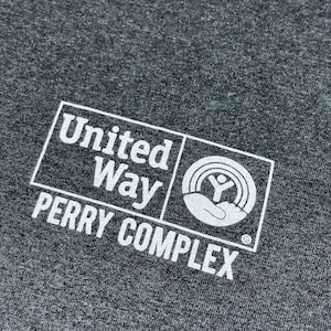 【PORT&COMPANY】4XL ビッグシルエット United Way ワンポイントロゴ プリント Tシャツ 袖ロゴ バックプリント 半袖 夏物 us古着