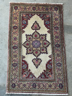【送料込み】Kayseri カイセリ   デッドストック　未使用品　ヴィンテージラグ   TRB4515