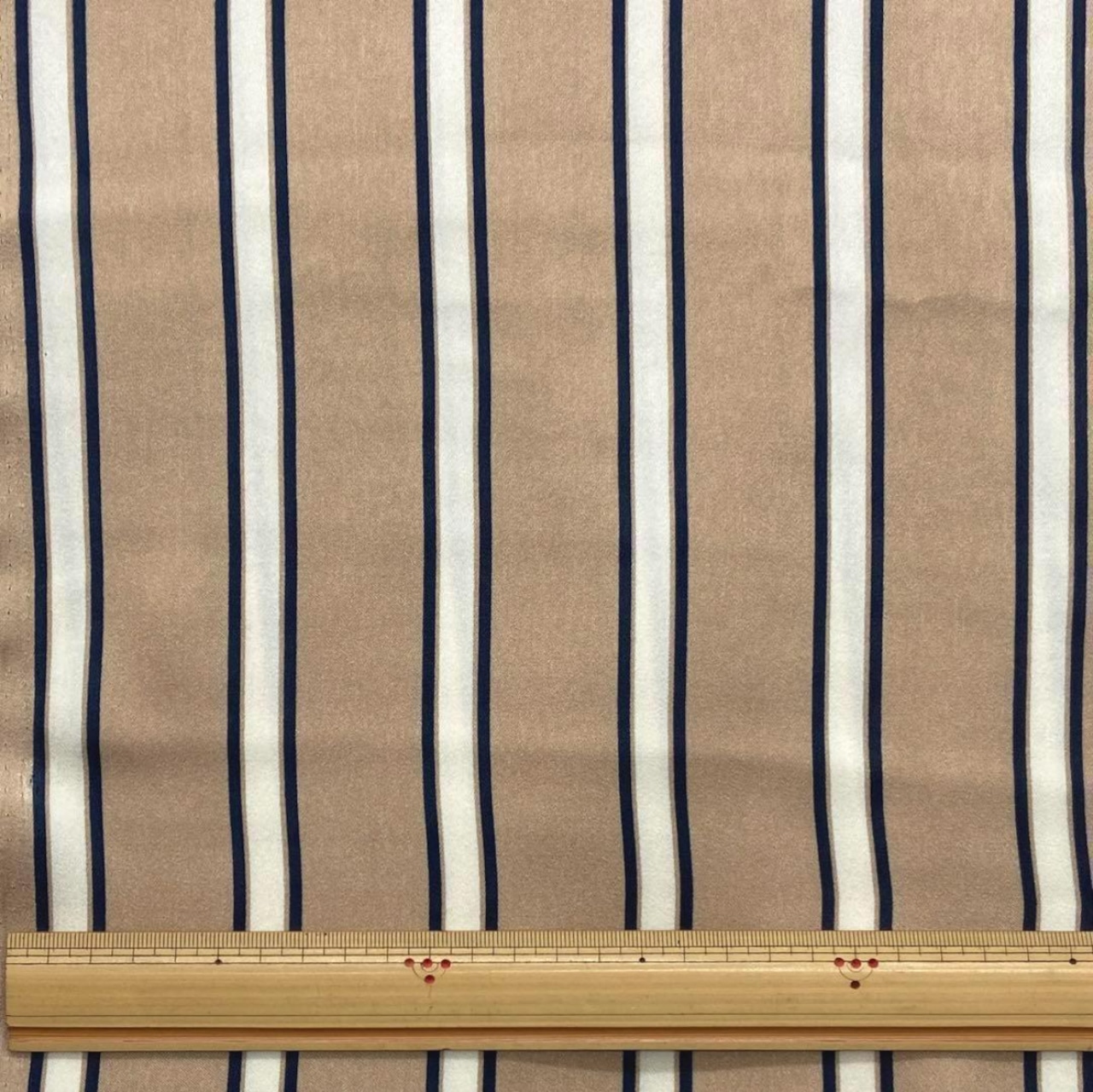 TA092◆2m◆L◆ポリエステルレーヨン光沢とろみあり生地◆ストライプ