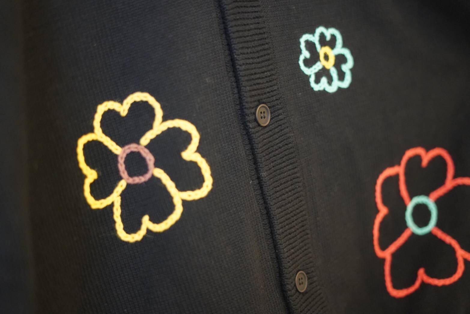 Chah Chah 花柄刺繍 カーディガン Online Store Limited］ HEART FLOWER HAND EMBROIDERY CARDIGAN