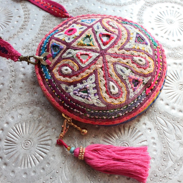 インド刺繍のミニバッグ